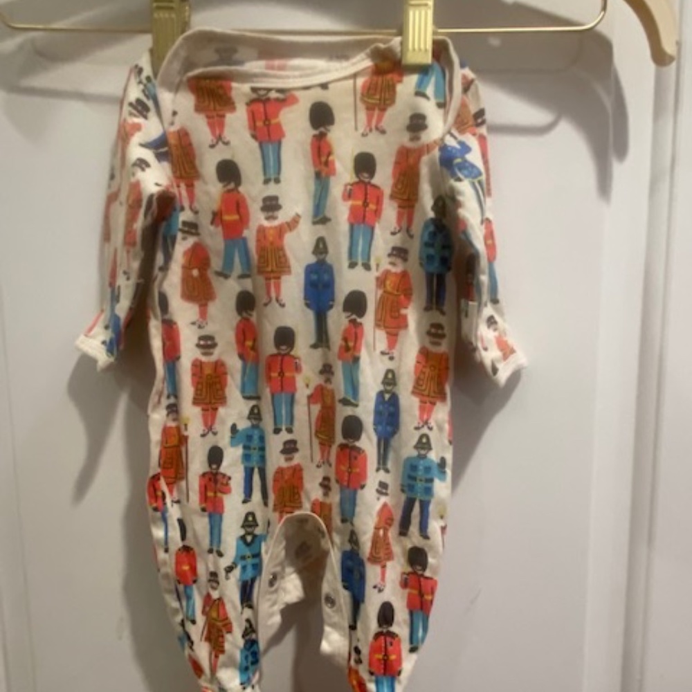 ADORABLE Cath Kidston onesie 0-3 months British Royal Guard Beefeater print